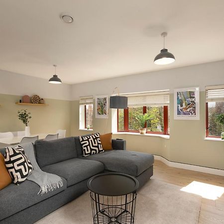 Wesley Gate Apartments - By Hostly Reading Luaran gambar