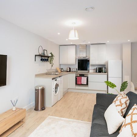 Wesley Gate Apartments - By Hostly Reading Luaran gambar