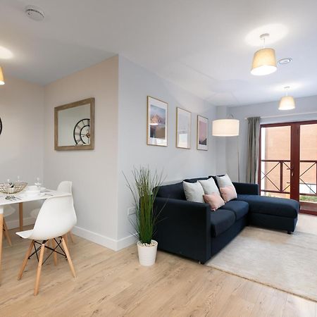 Wesley Gate Apartments - By Hostly Reading Luaran gambar