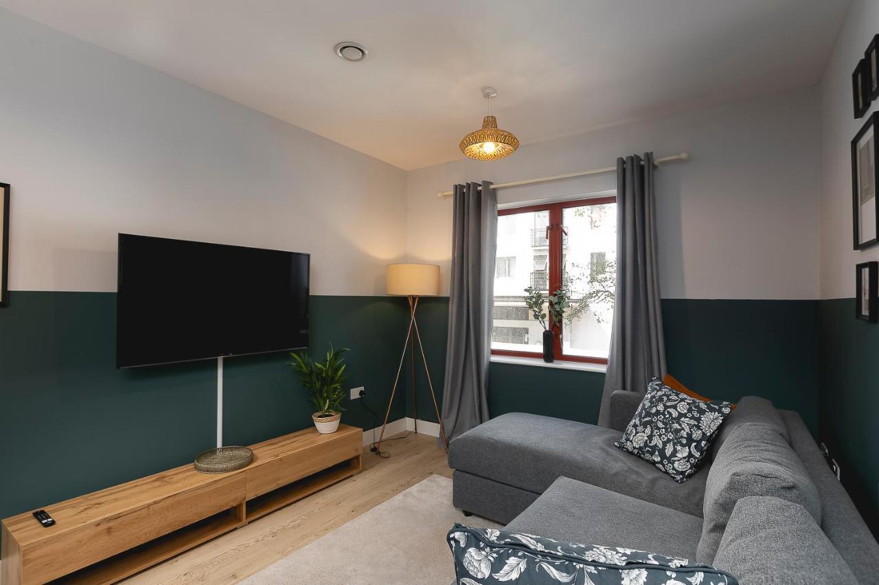 Wesley Gate Apartments - By Hostly Reading Luaran gambar