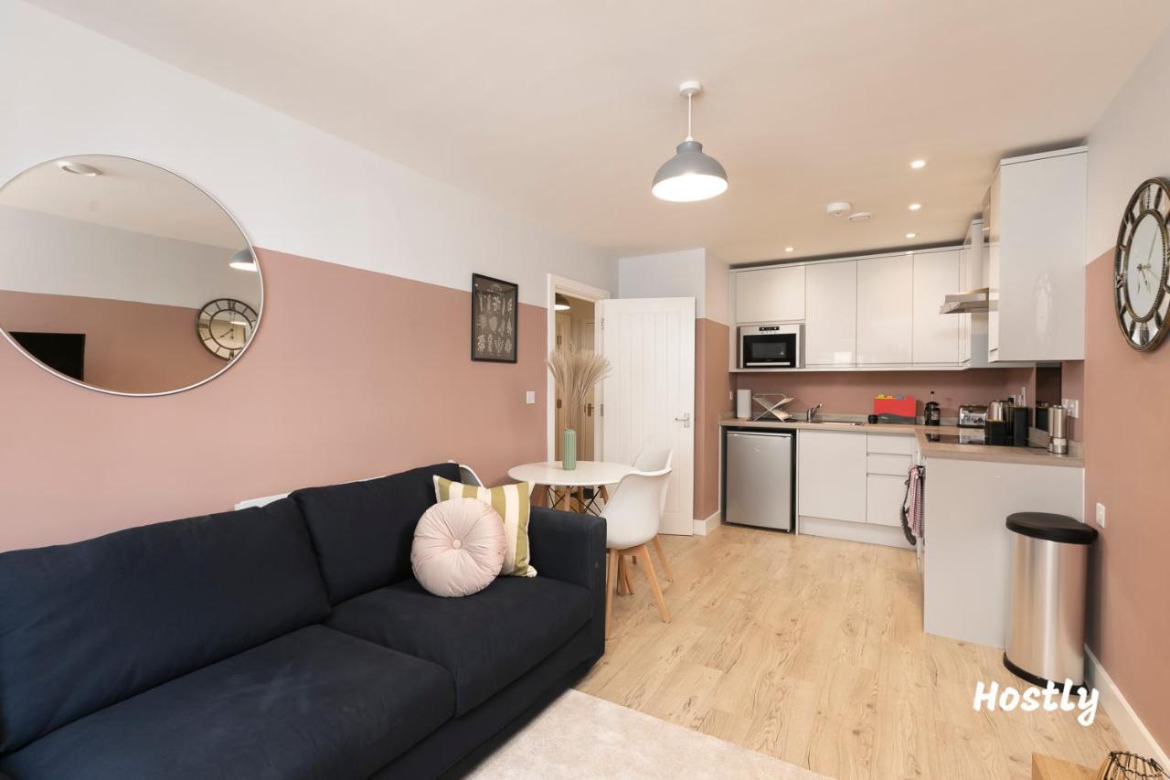 Wesley Gate Apartments - By Hostly Reading Luaran gambar