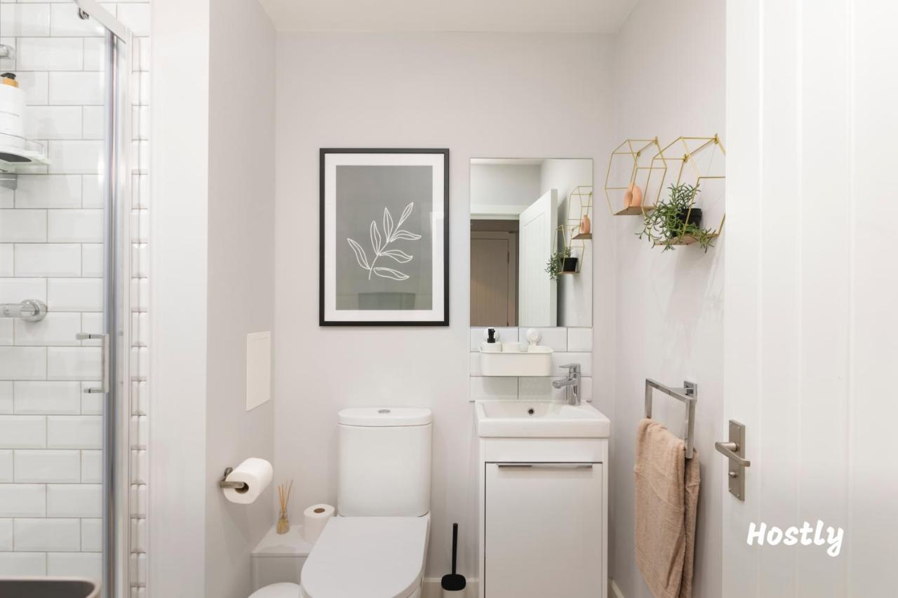 Wesley Gate Apartments - By Hostly Reading Luaran gambar