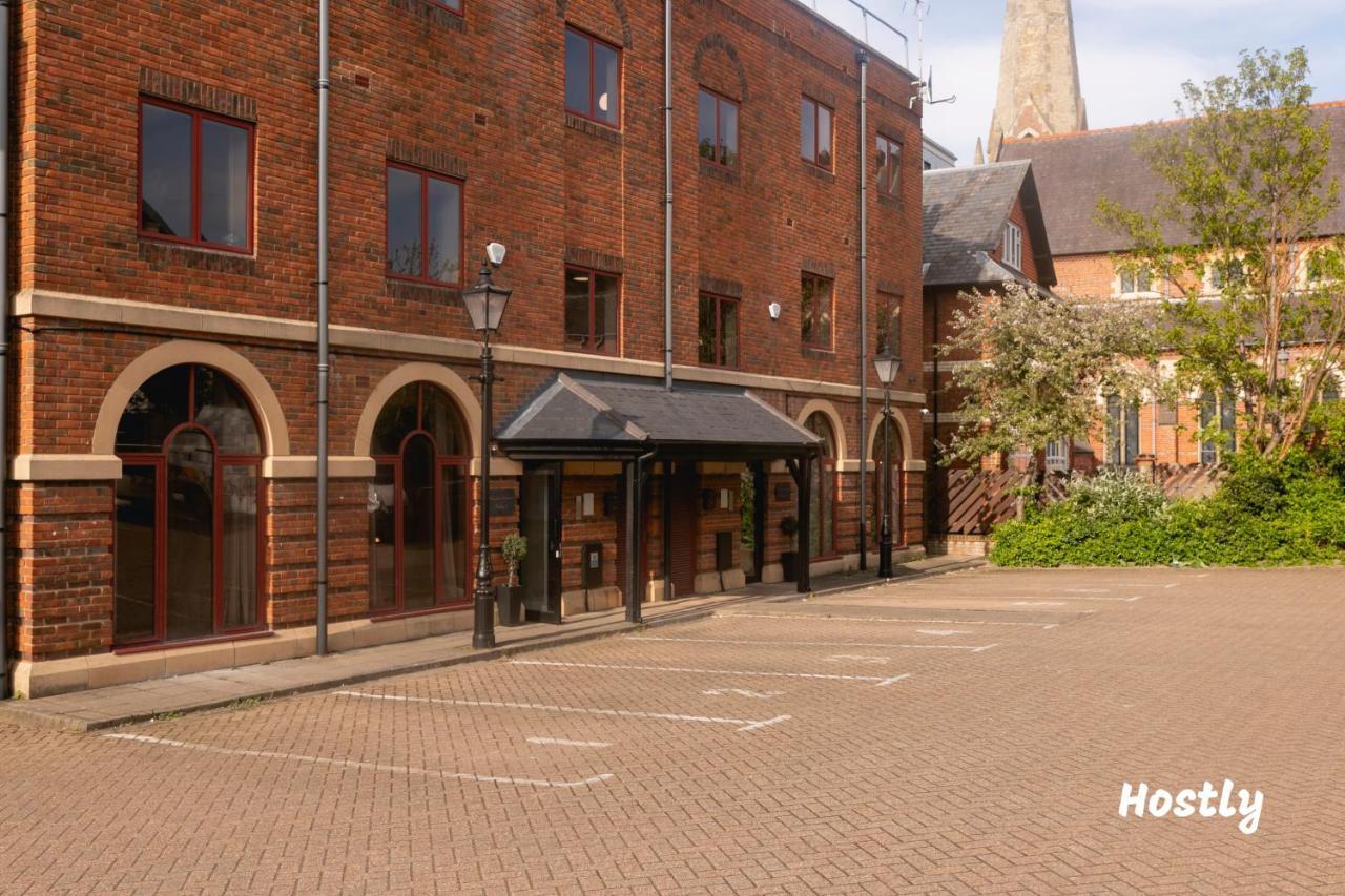 Wesley Gate Apartments - By Hostly Reading Luaran gambar
