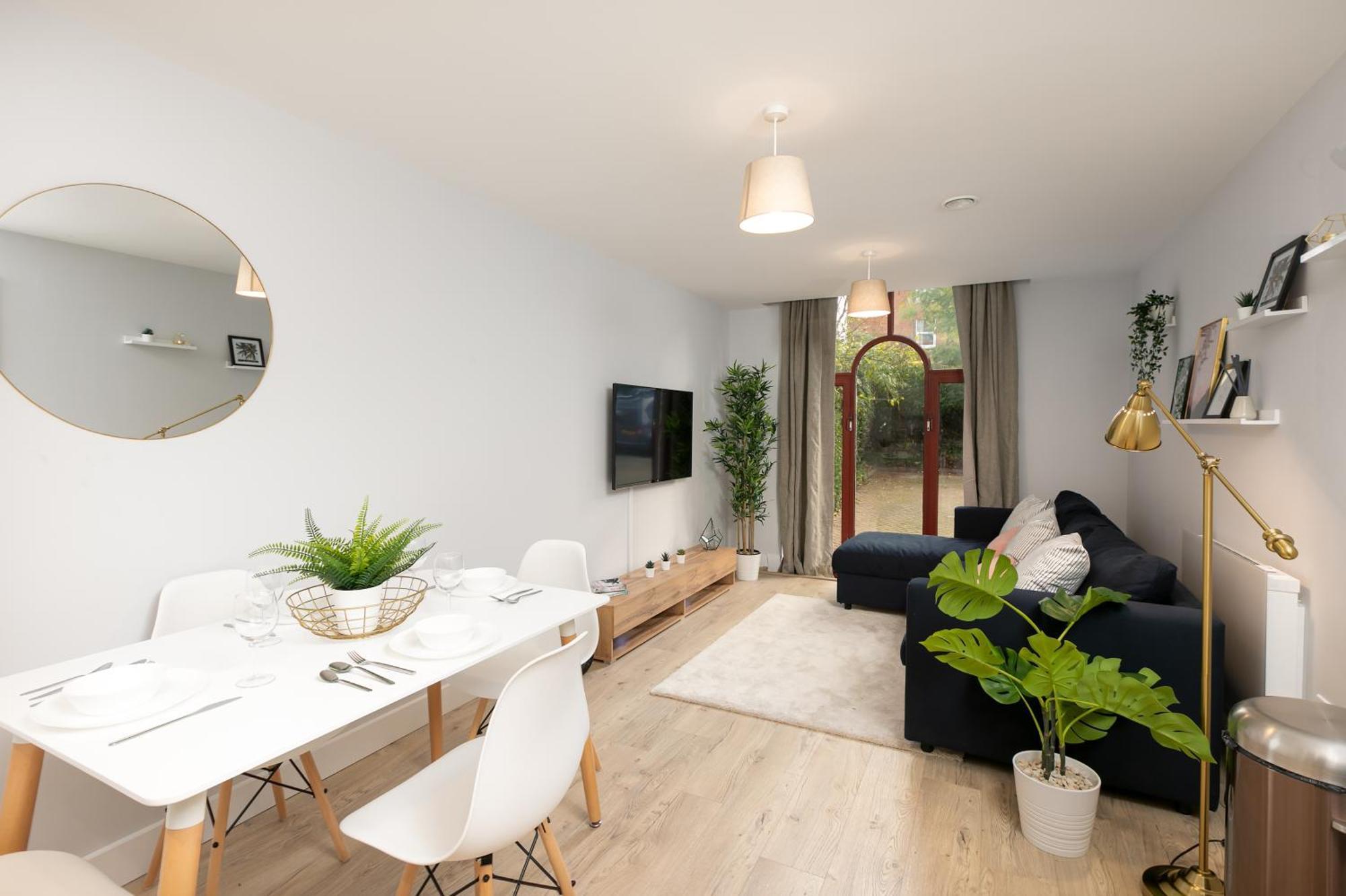 Wesley Gate Apartments - By Hostly Reading Luaran gambar